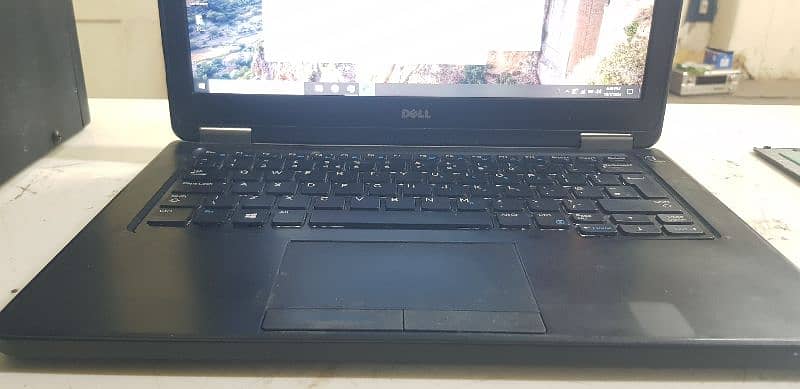 dell latitude E2250 1