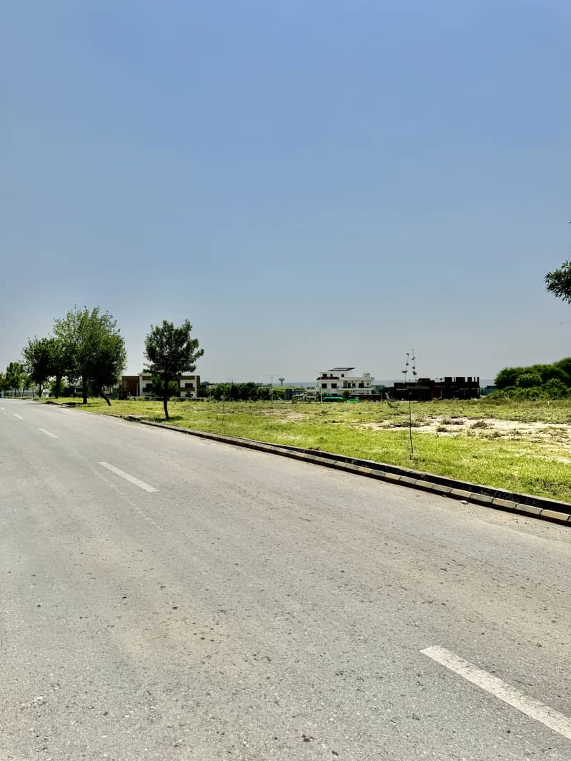 10 Marla Ready To Build Heighten Location Plots For Sale 33