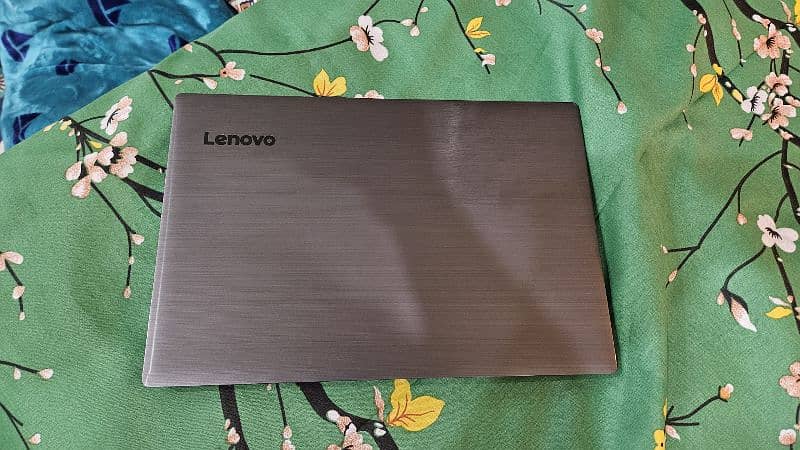 Lenovo V330 5