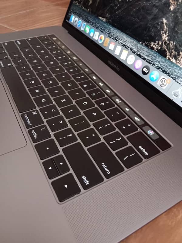 MacBook Pro 2018 Core i9 (16”) 7