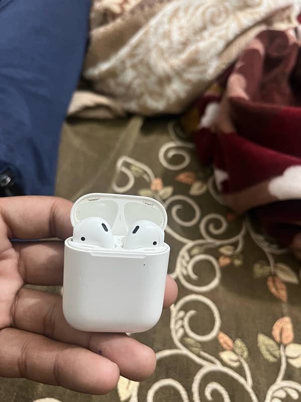 apple gen 2 airpod 2