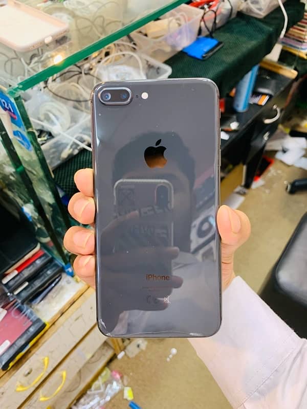 iphone 8plus 256gb pta approved 1