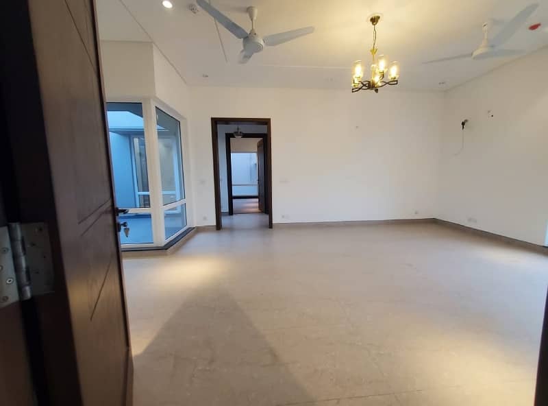 1 Kanal House For Sale In DHA Phase 3,Block Z, Reasonable Price And Suitable Location Pakistan Punjab Lahore. 0