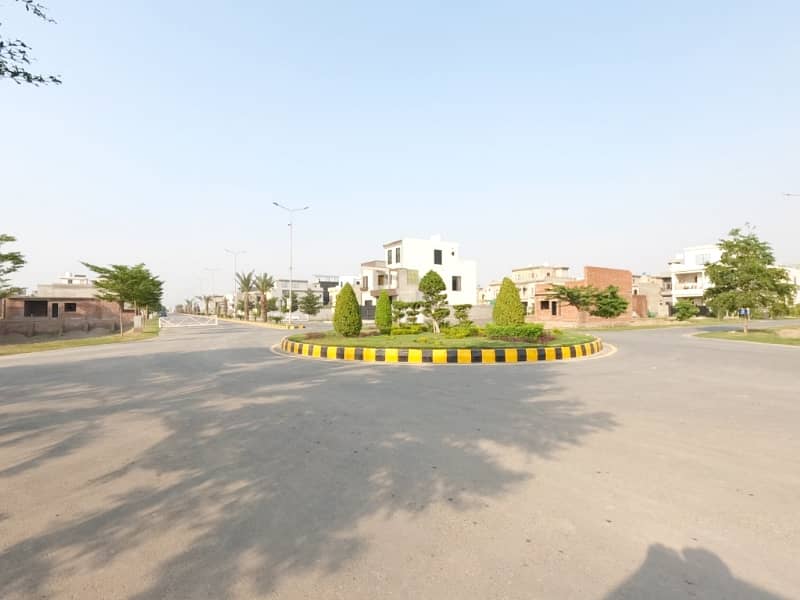 Residential Plot Sized 8 Marla In Park View City - Tulip Overseas 0