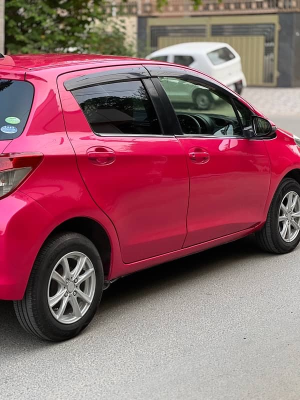 Toyota Vitz 2012 3