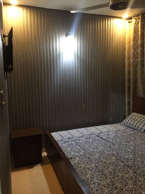 SINGLE ROOM FULLY FURNISHED AND INDEPENDENT FLAT FOR RENT IN MODEL TOWN LAHORE RENT 40000 11