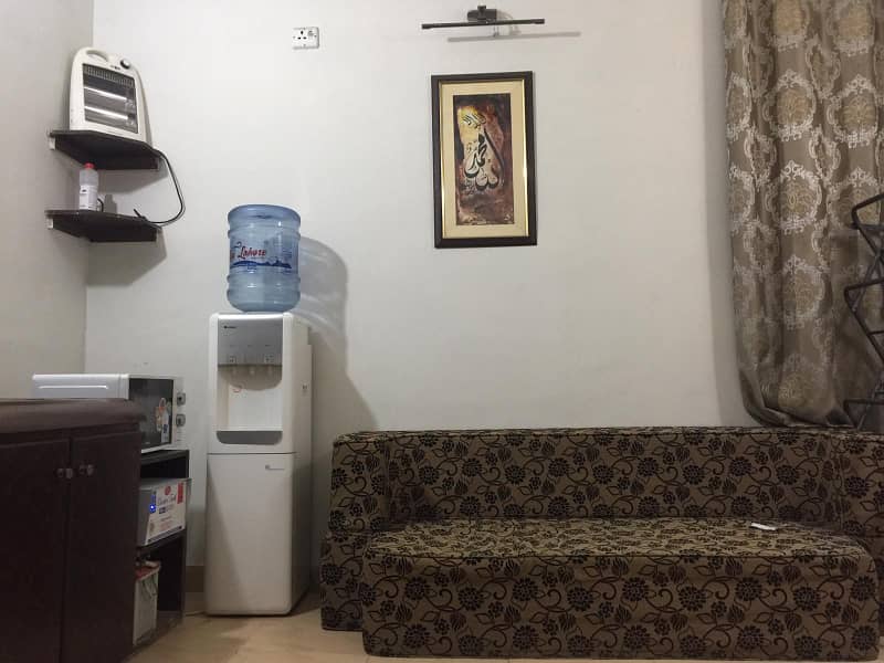 SINGLE ROOM FULLY FURNISHED AND INDEPENDENT FLAT FOR RENT IN MODEL TOWN LAHORE RENT 40000 14