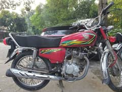 Honda 125 red