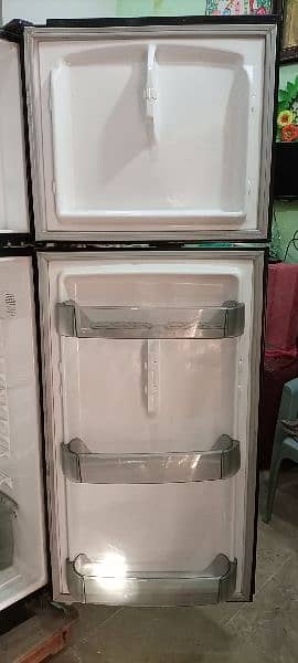 I am selling medium freezer 10/9 mint condition only 80k 2