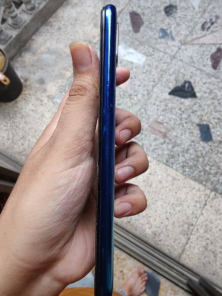 Realme 3(4/64gb) With original box and charger 7