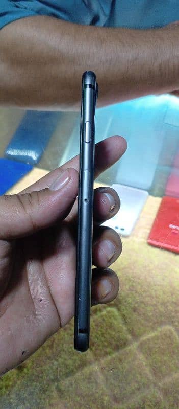 iphone 8 non pta genuine condition battery health 86% gb64 3