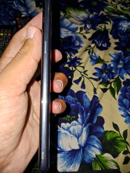 Samsung s8 made by vietnam only panel fault over all ok 3