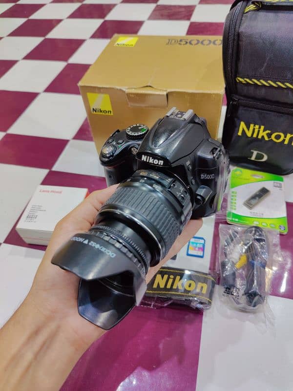 Dslr Canon / Nikon Camera with Complete Accessories 03,03,28,74,479. 4