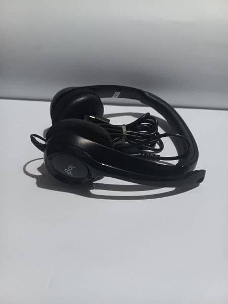 Logitech H390 headphones 3