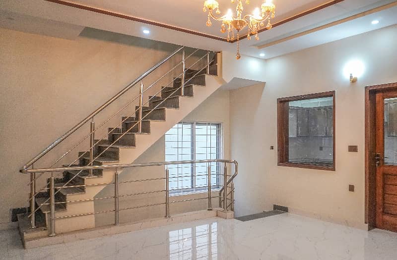 10 Marla Brand New Pair House Pia Society Near Main Boulevard Solid Construction Super Hot Location 26