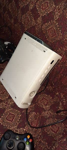 xbox360 with 3 controllers 2