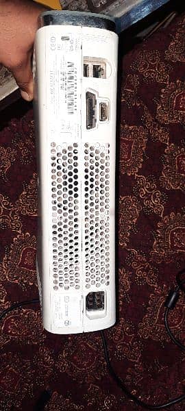 xbox360 with 3 controllers 6