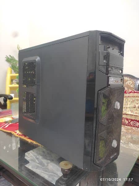 Gaming PC with Windforce GTX 950 2