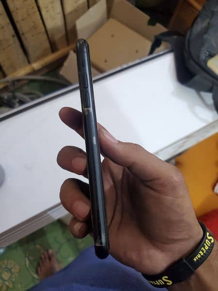 iphone XR (Non PTA) (used in home) 3