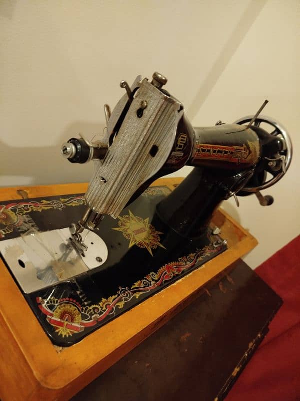 Singer Sewing Machine For Sale 2