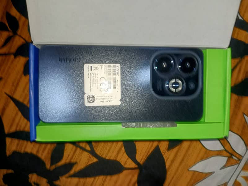 infnix smart 8 new with box 20,000pkr | 1