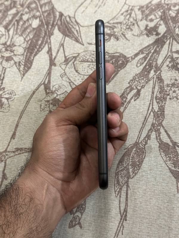 Iphone 11 128gb pta approved waterpack 1