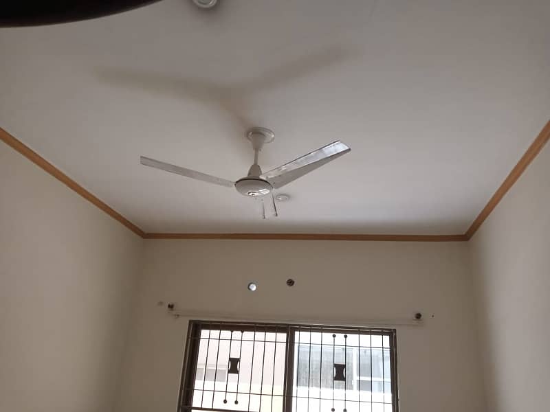 1 Kanal Lower Portion Is Available For Rent In Overseas B Bahria Town Lahore 8