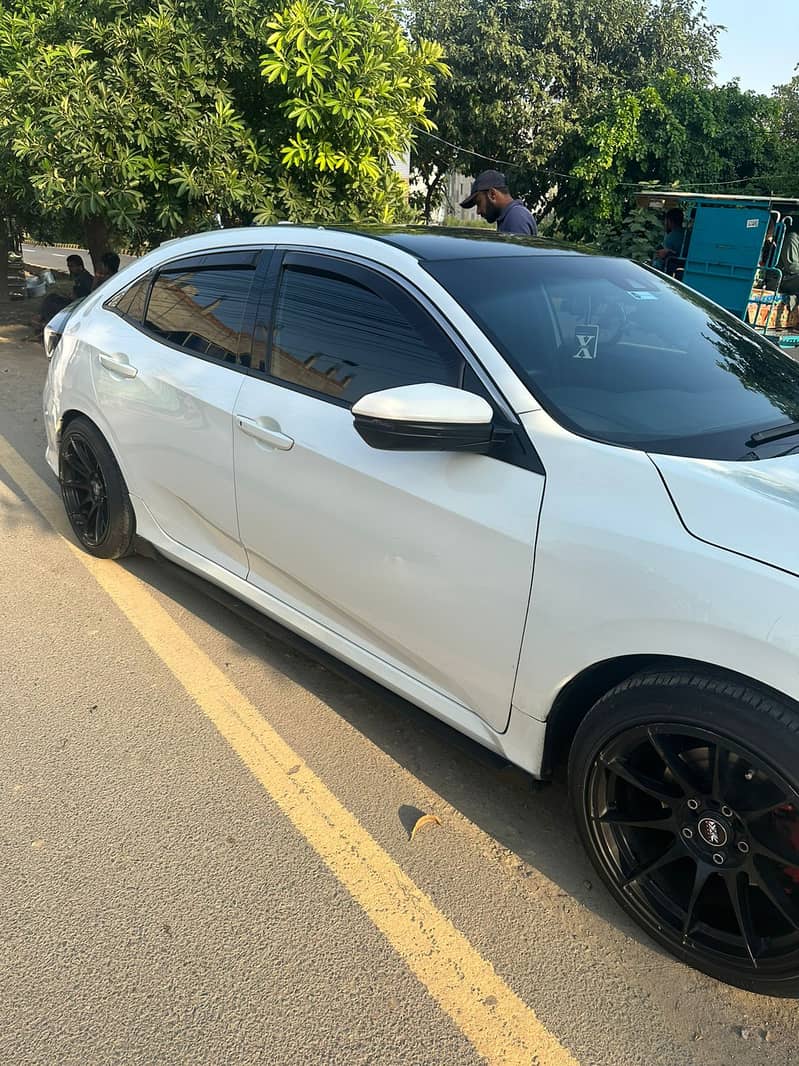 Honda Civic RS 2019 (hatch back) UK MODEL 4