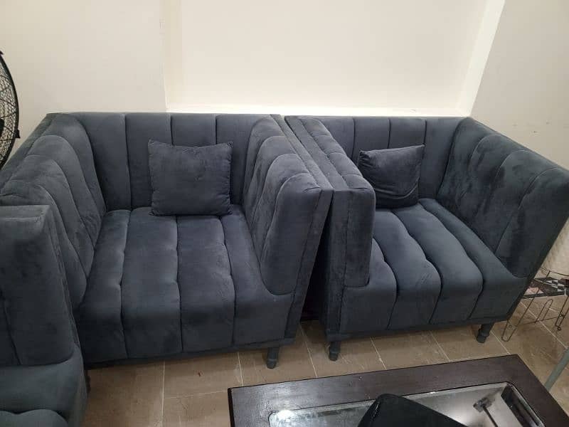 5 seater sofa 0