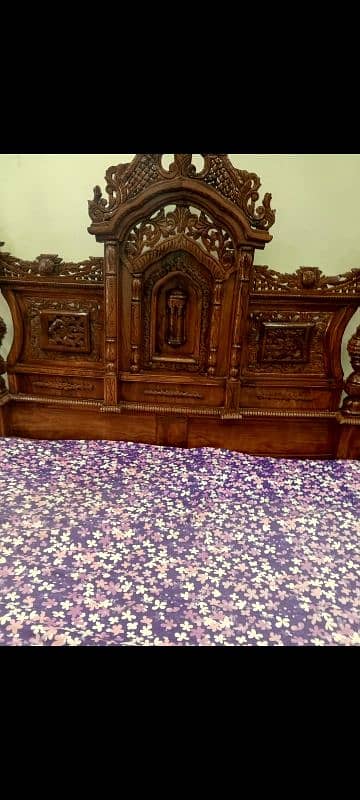 chiniot crown bed pure sheesham with 2 side tables 1