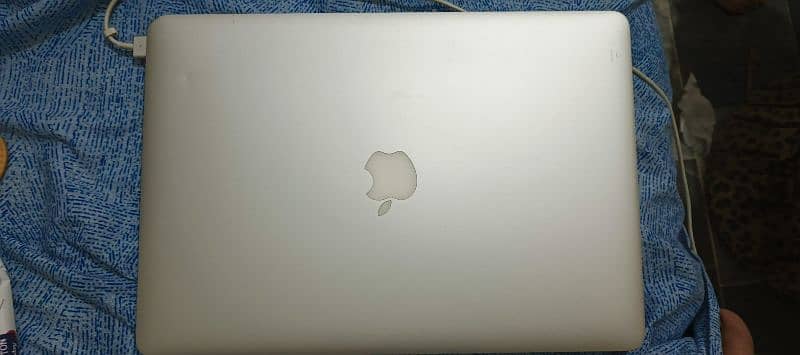 Macbook Pro Mid 2015 1