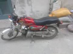 1 litter petrol men 40km  chalti hai 0322 7638156