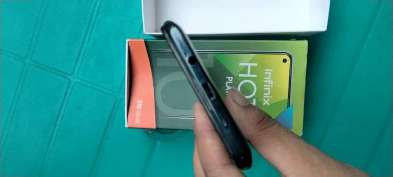 infinix Hot 10 play  Mobile phone Contact me Whatsapp urgent sale 4