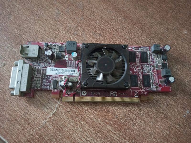 AMD RADEON HD 5450 - 1 GB graphics card 3