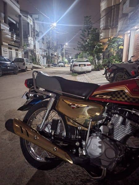 cg 125 gold edition 2024 k 4th month ki bike h 1st owner 5