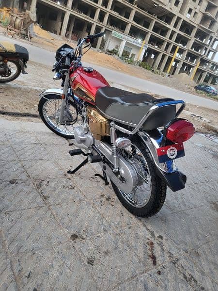 cg 125 gold edition 2024 k 4th month ki bike h 1st owner 8