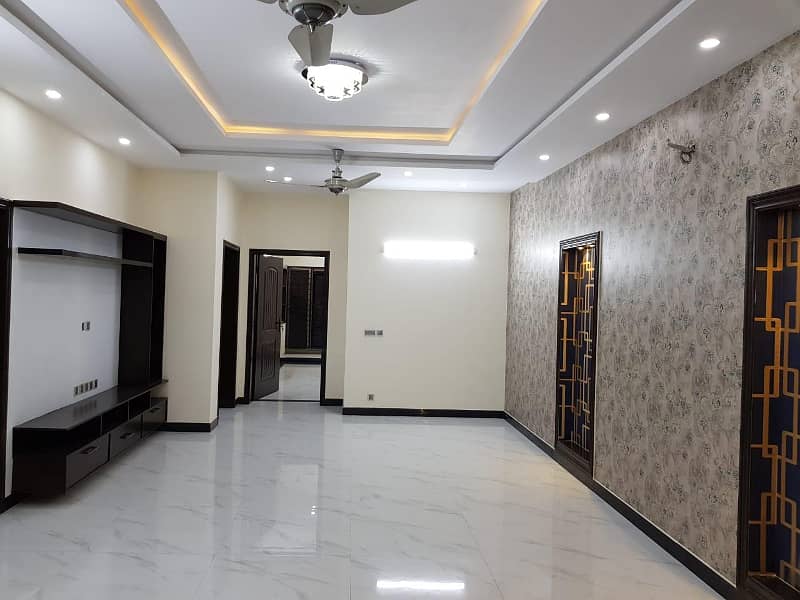 10 Marla House For Sale in Sector C Bahria Town Lahore 4