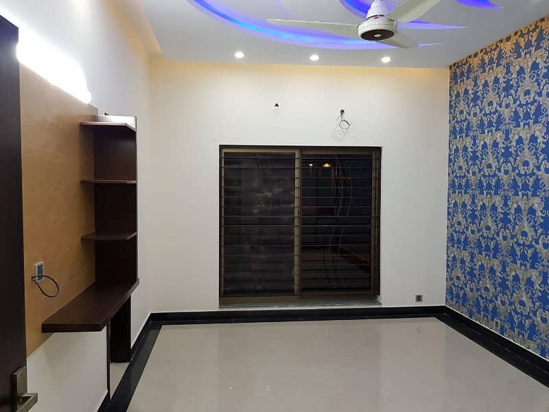 10 Marla House For Sale in Sector C Bahria Town Lahore 9