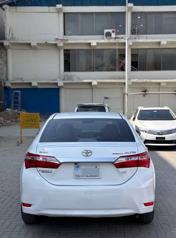 Toyota Corolla Altis Automatic 2017 4