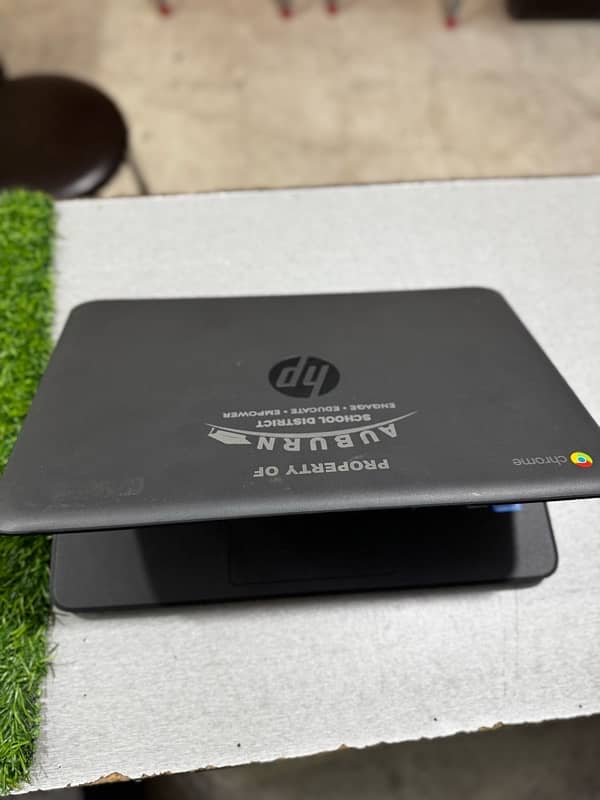 Hp chromebook 4/32 limited piece left 0