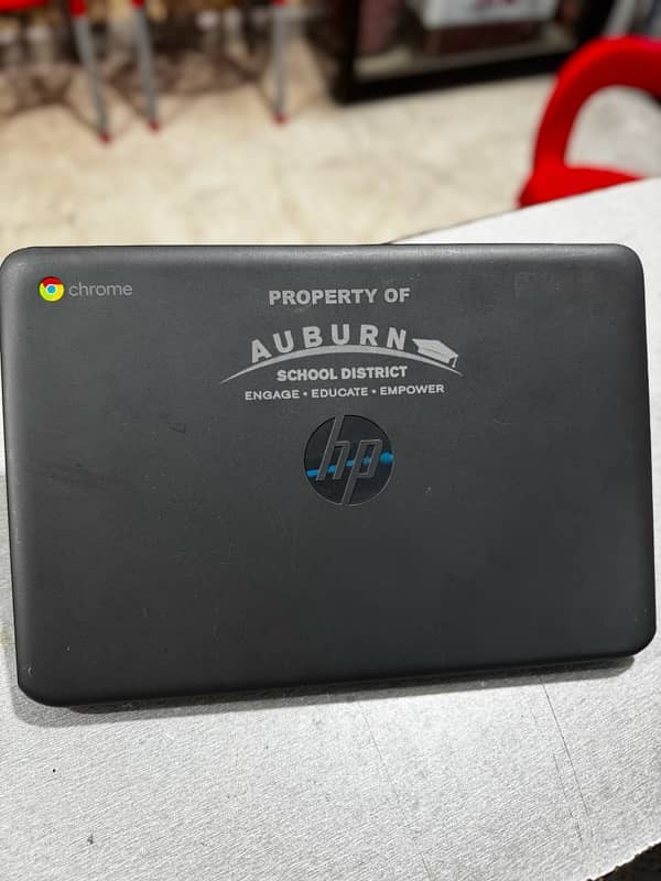 Hp chromebook 4/32 limited piece left 1