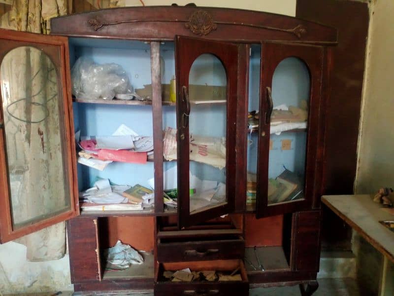 bed aur showcase for sale urgent 4