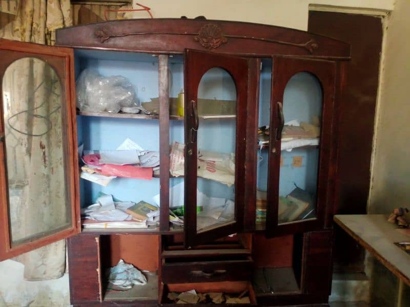 bed aur showcase for sale urgent 6