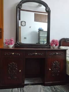 Dressing table for sale,