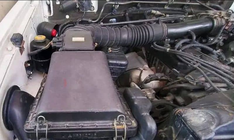 Mitsubishi Pajero 2.4 petrol engine with auto gear 1