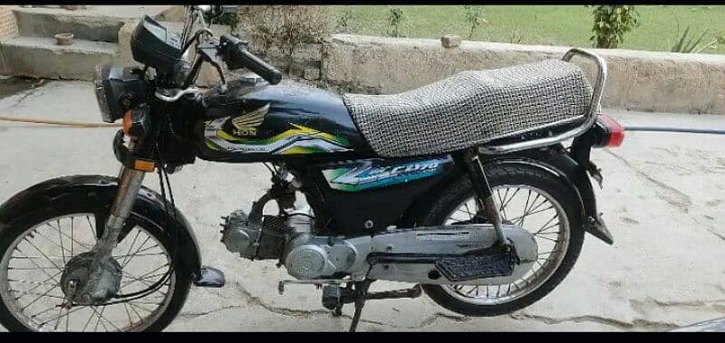 Jinan bike h 2005model one cundtuon ha saf gari h . 1