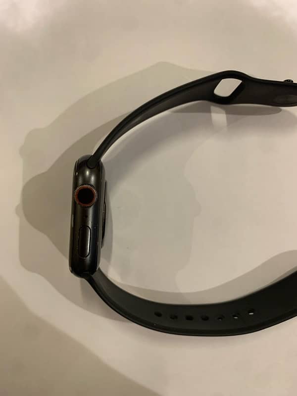 Apple Watch series 6 (GPS+LTE) 1