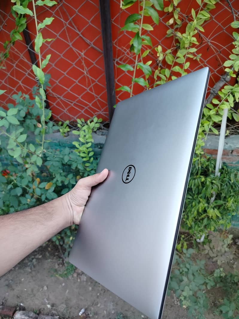 dell precision 5520 laptop 4