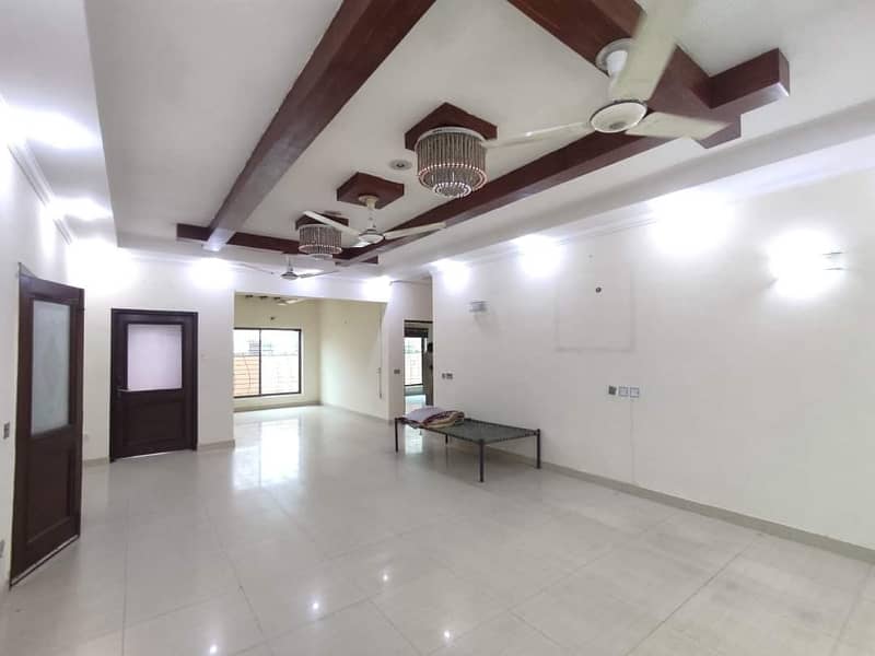 1 kanal beautiful design house for sale in dha phase 3 7