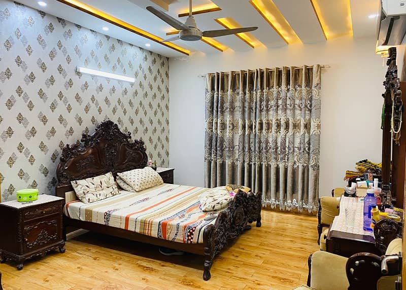 1 Kanal Full House Available For sale in air Avenue Lahore 26